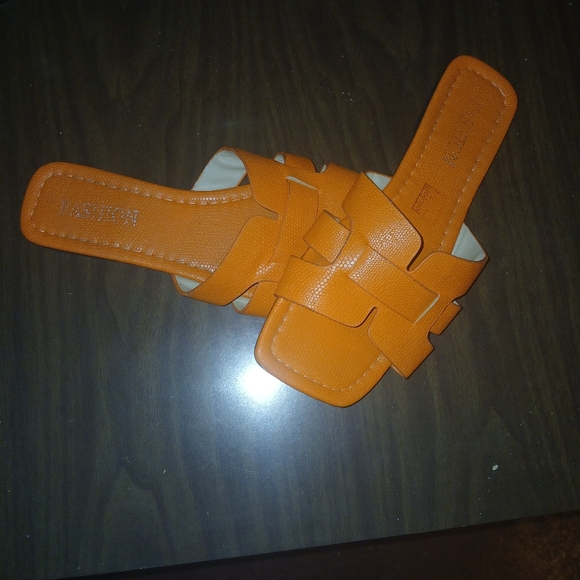 Sandles - Picture 4 of 5